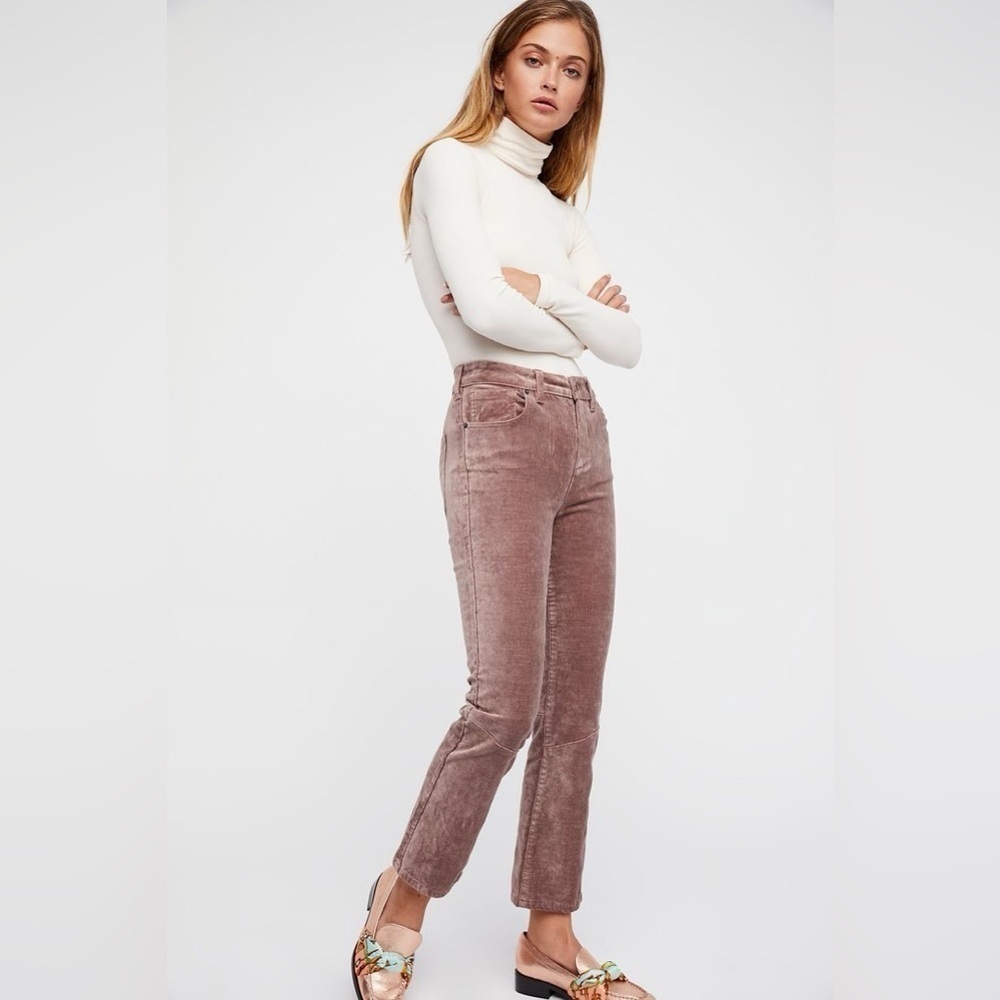 Free People Luxe Velvet High Rise Cropped Flare Pants in Taupe / Mauve sz. 25 - Picture 6 of 13